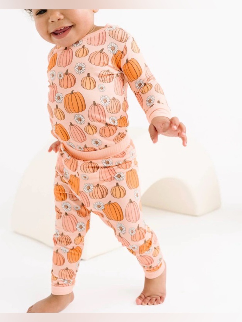 NWT LITTLE ONE SHOP Pretty In Pink Pumpkins Long Sleeve Pajama Set SZ 2T